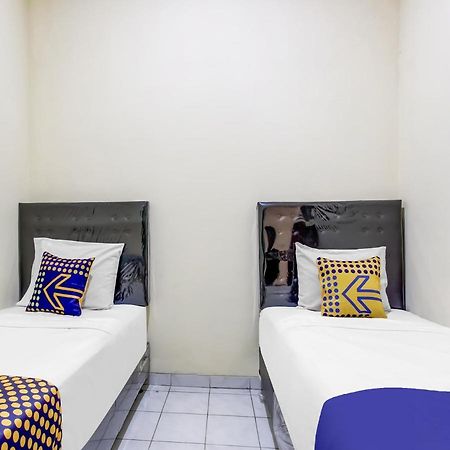 Oyo Life 91374 Asia Stay Semarang Syariah エクステリア 写真