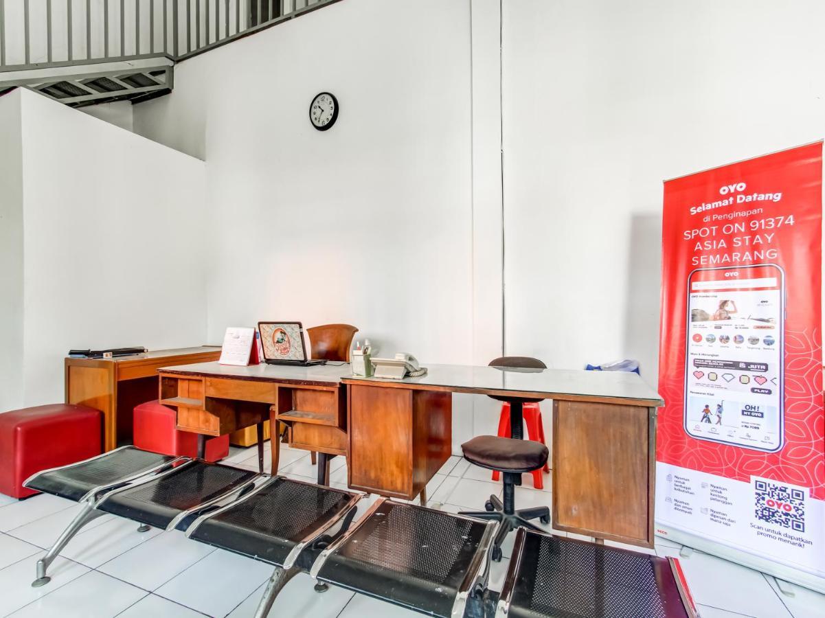 Oyo Life 91374 Asia Stay Semarang Syariah エクステリア 写真