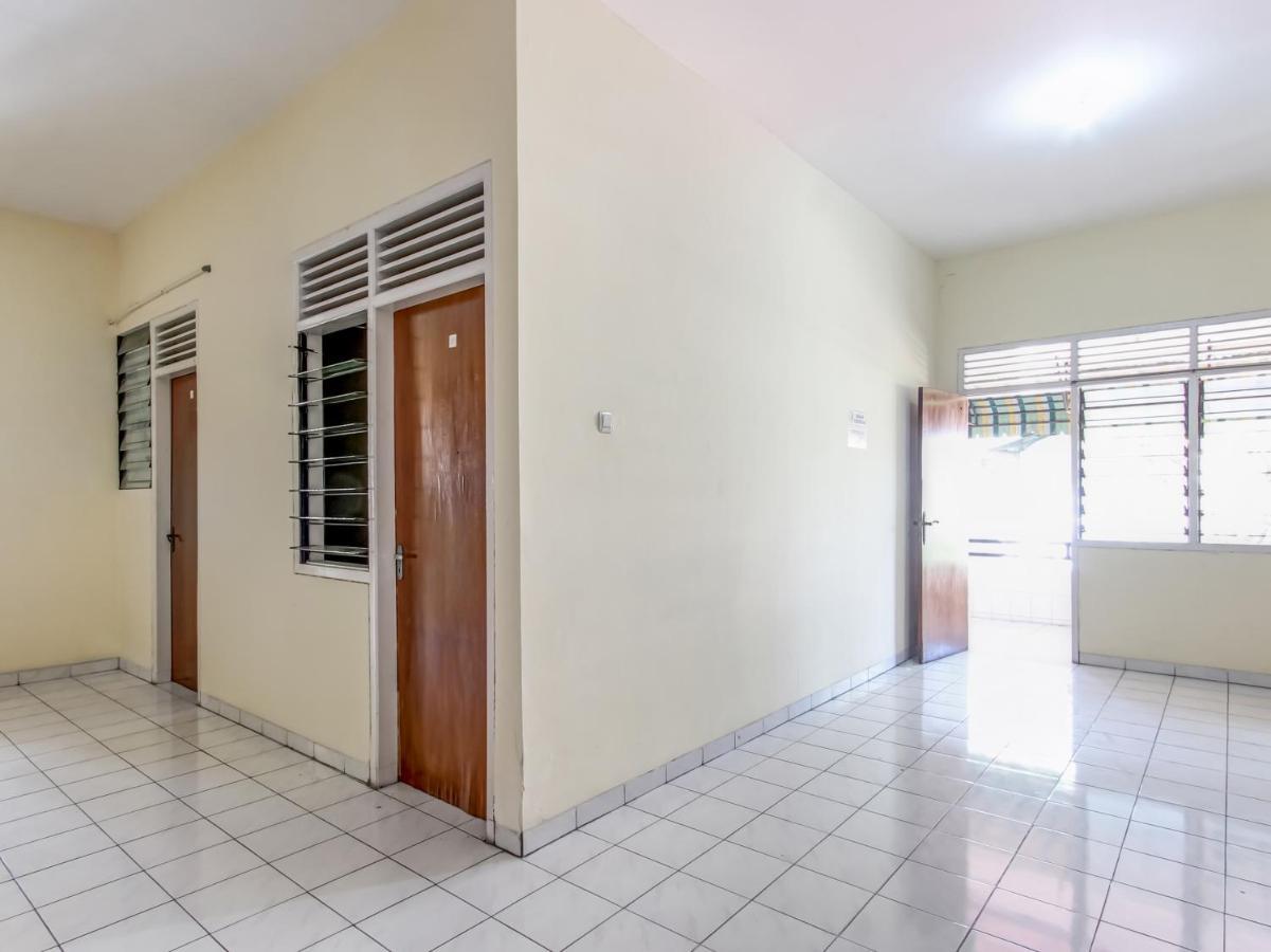 Oyo Life 91374 Asia Stay Semarang Syariah エクステリア 写真