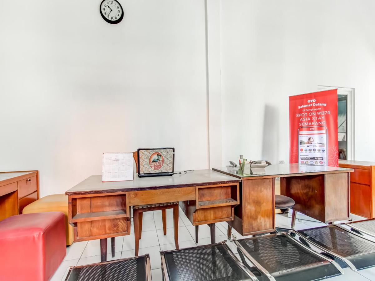 Oyo Life 91374 Asia Stay Semarang Syariah エクステリア 写真