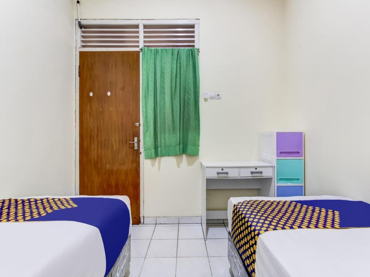 Oyo Life 91374 Asia Stay Semarang Syariah エクステリア 写真